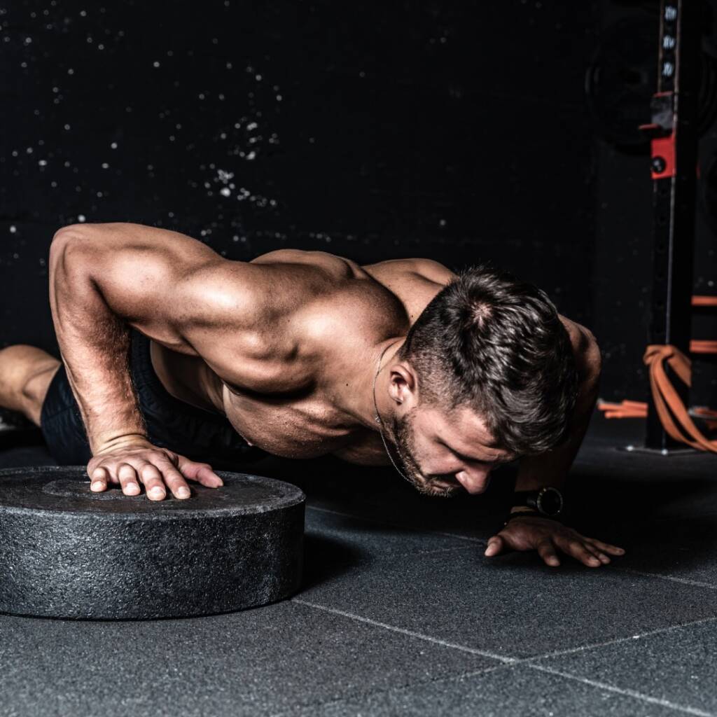 men-endurance-exercise-at-the-gym